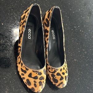 ECCO Women's Leopard Print Pumps